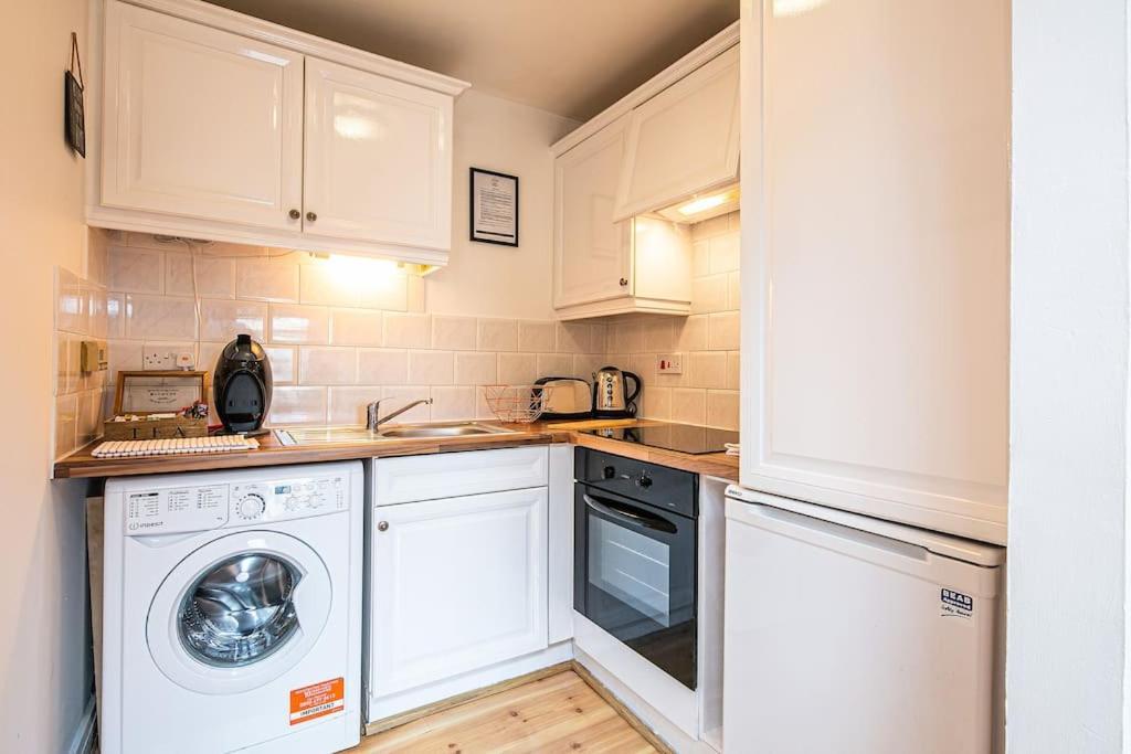 Beautiful 1-Bed Apartment In Grade Listed Warehouse - Victoria Quays, Sheffield City Centre, Free Parking, Pet Friendly, Netflix מראה חיצוני תמונה
