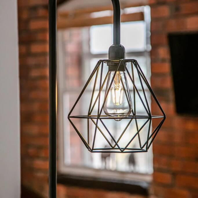 Beautiful 1-Bed Apartment In Grade Listed Warehouse - Victoria Quays, Sheffield City Centre, Free Parking, Pet Friendly, Netflix מראה חיצוני תמונה